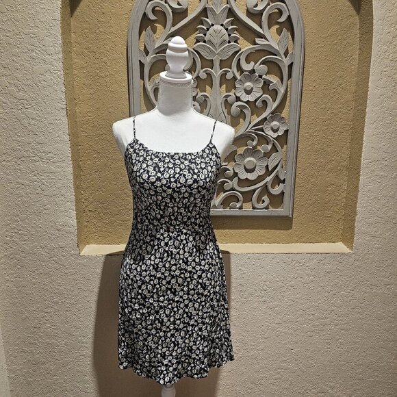 art class Dresses & Skirts - Art Class Vintage 90's, Y2K Black & White Daisy Floral Mini Slip Dress XL